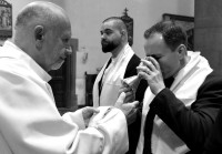 /album/velikonocni-vigilie-a-krest-katechumenu-4-4-2026-foto-jan-bezucha/bila-nedele-antonin-2026-077-jpg/